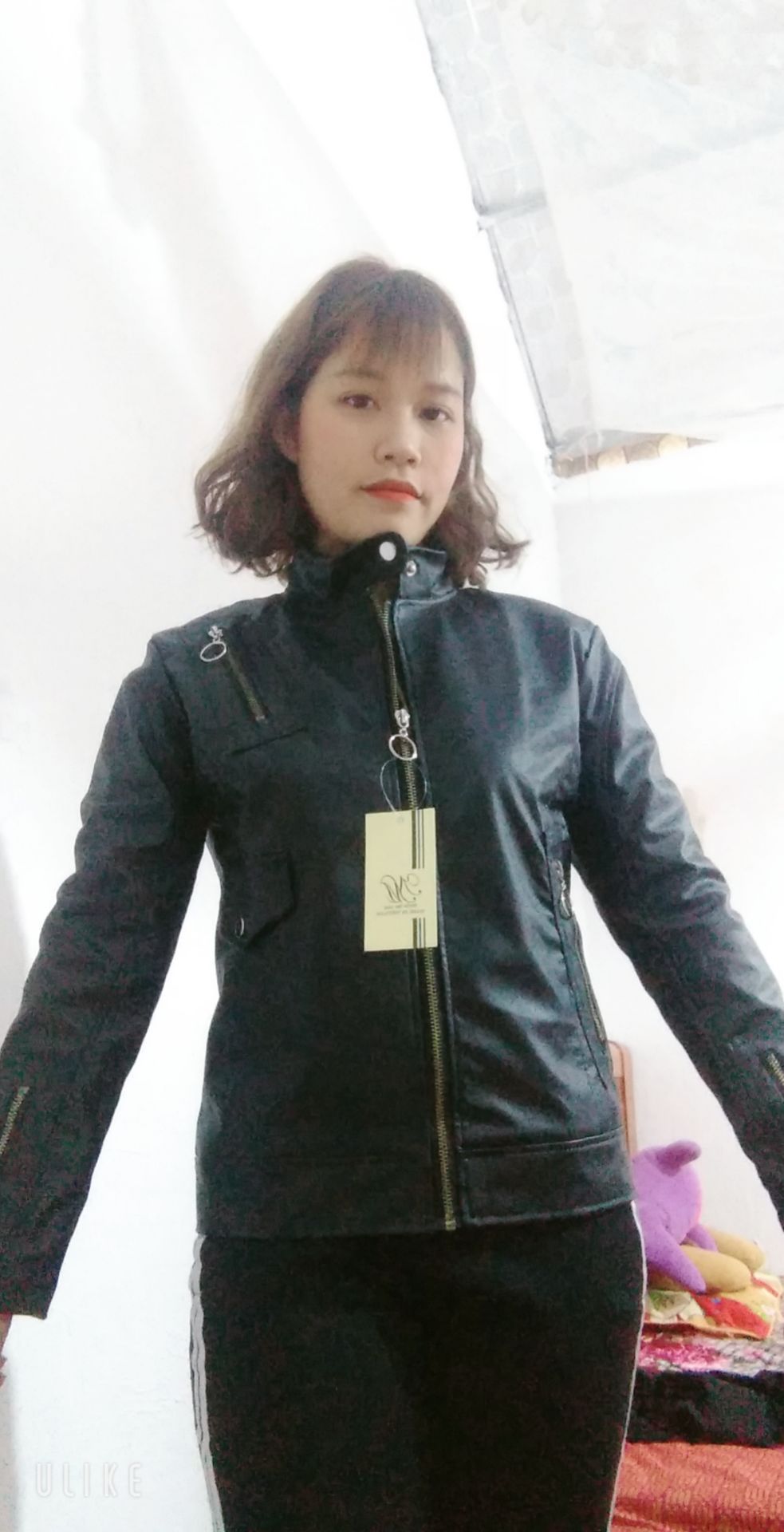 áo đẹp phù hợp với giá tiền.đánh giá shop 5 sao.nhưng chỉ tiếc là mình cao 1m52 nên áo có hơi bị dài thôi ạ