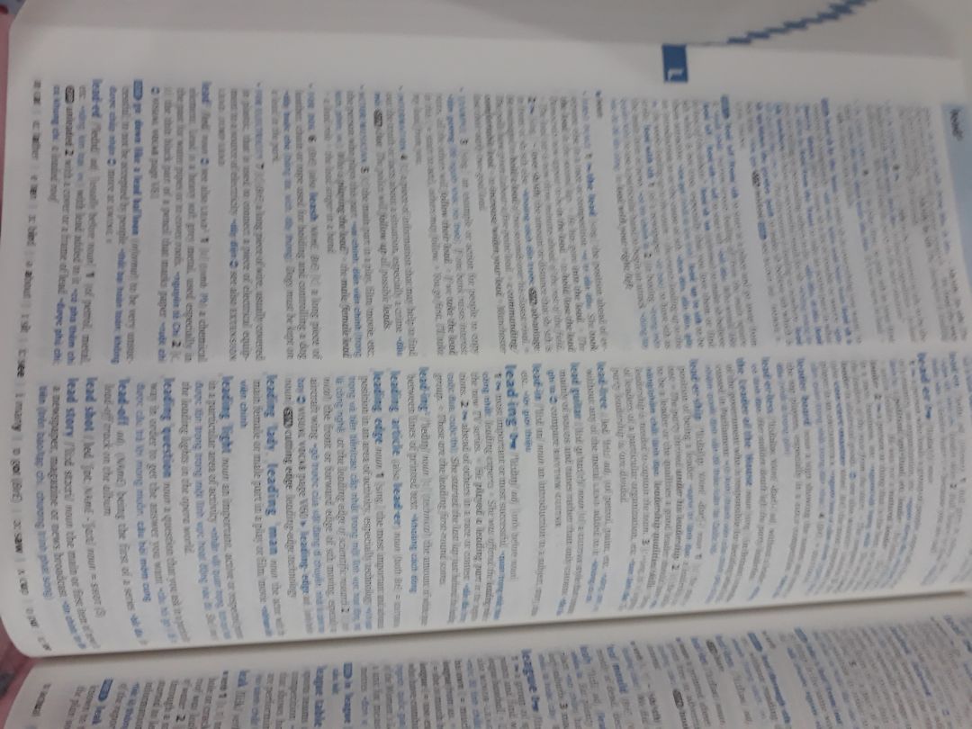 Hàng rất tốt, bao bọc rất kĩ và chất lượng luôn á nha mọi người. Mình mua mà thấy đã đồng tiền mình bỏ ra dễ sợ luôn á, mình đặt ở Fahasa được ngay dịp giảm giá luôn ship 14k giao tới quận 4 nữa là 417k ship qua VN post. Chú giao hàng siêu nhanh luôn mọi người, đặt tối hôm trước là sáng hôm sau chú gọi hỏi liền luôn. Rất đáng tiền và rất đáng đánh giá 5 sao luôn á nha mọi người suggest nên mua nha