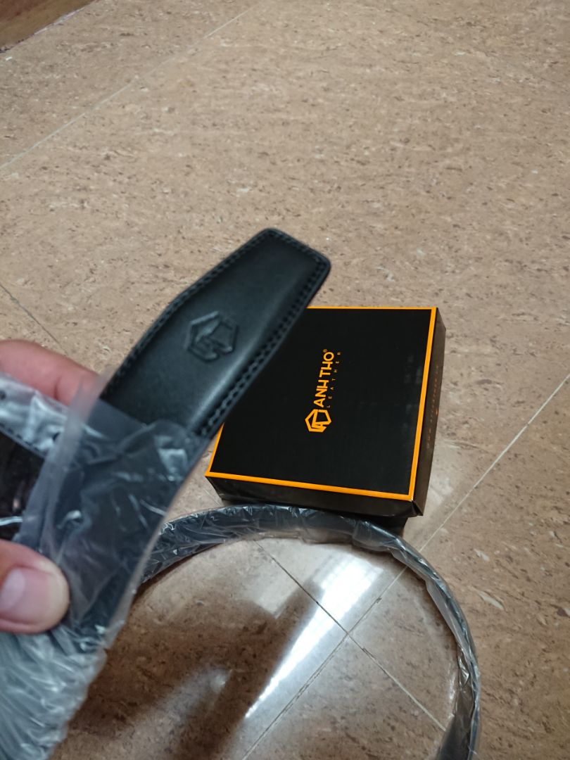 Hàng đẹp,chất lượng như hình ảnh,làm quà tặng khá ổn áp,xịn xò.Thanks shop,giao hàng cực lẹ như tia chớp.