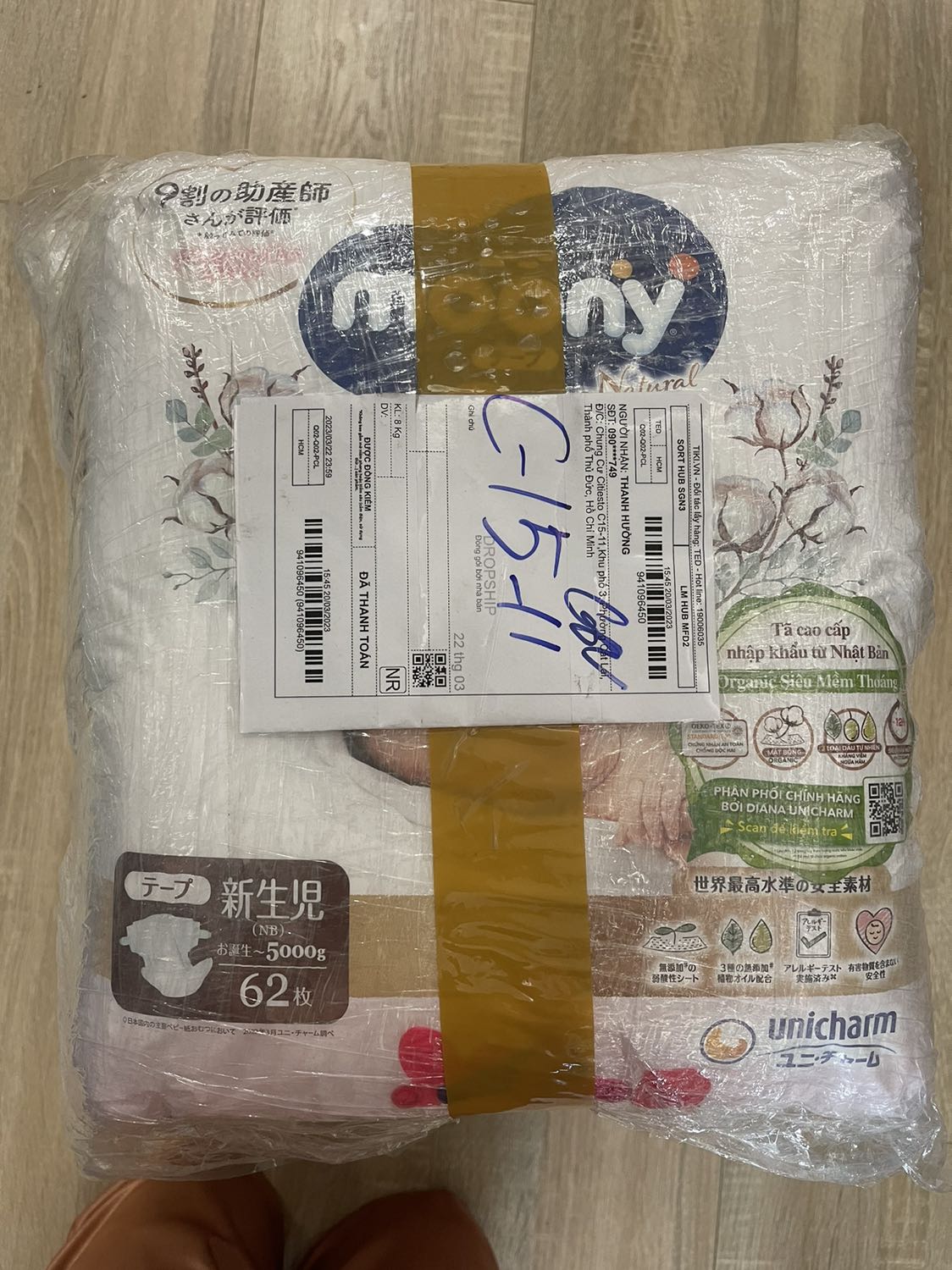 Mình đặt 2 combo (4 bịch tả) size newborn dưới 5kg cho bé sơ sinh,mà shop giao có 1 bịch đúng size còn 3 bịch sai size,3 bịch size S bé sơ sinh sao mặc vừa.