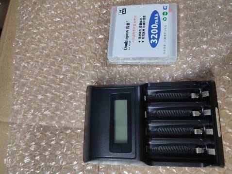 Sản phẩm rất ok. thiết kế đẹp, cầm chắc tay. đã sạc thử dùng rất tốt. shop phục vụ nhiệt tình. đóng gói hàng cẩn thận. 5 ngôi sao cho shop. sẽ tiếp tục ủng hộ lần sau................................................................................................................................