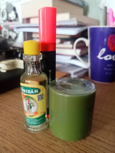 Cái nến bé xíu hà, nói chung là giá cao so với sản phẩm, mà thôi lỡ rồi 😂