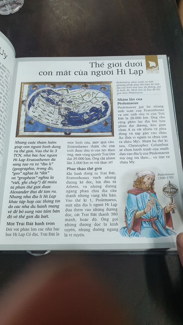 sách hay.trình bày đẹp.noi dung don giản dễ hiểu.là cuốn sách nên mua de bik them nh kiến thức mới