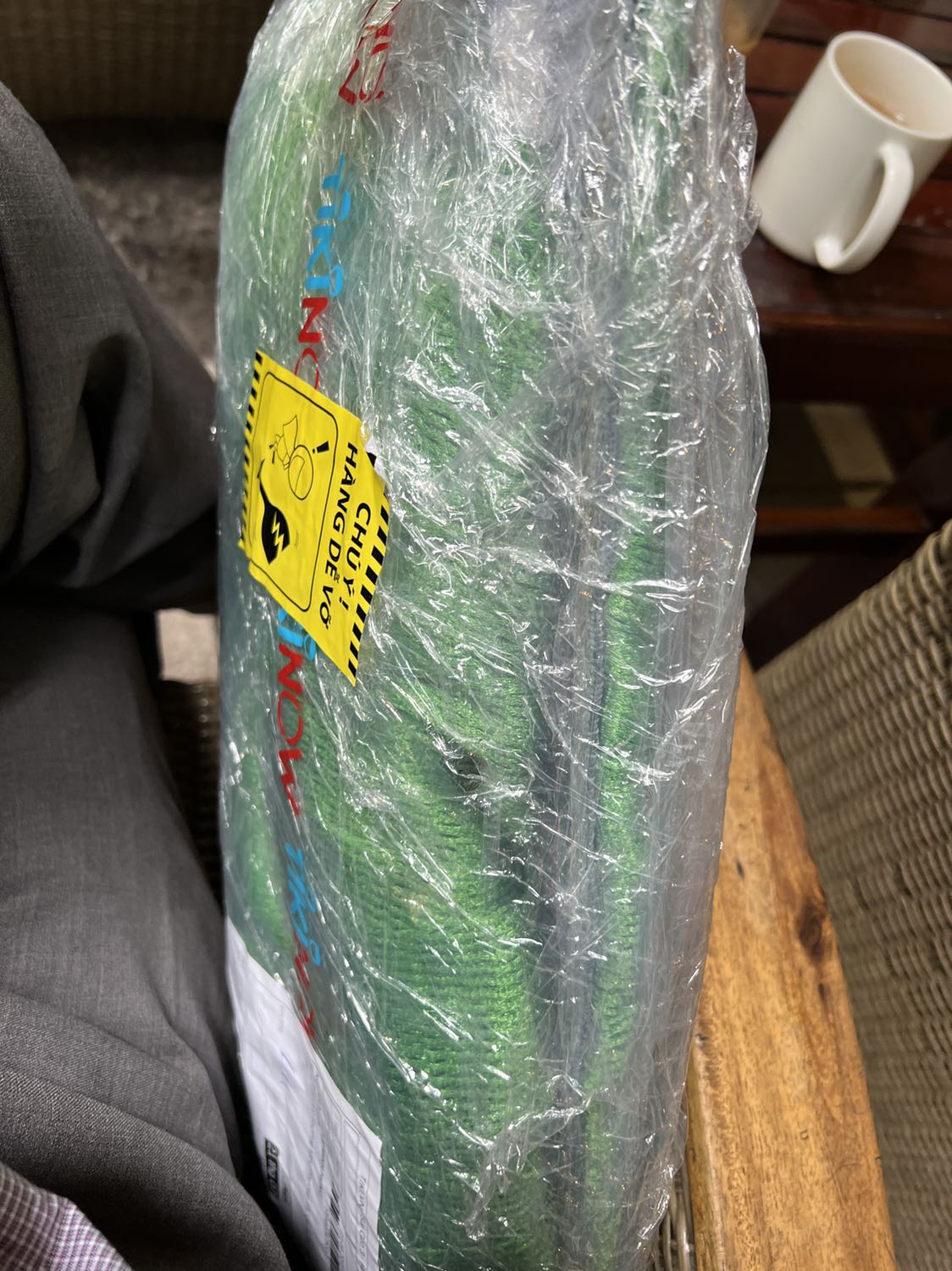 Hàng chất lượng (đánh giá ban đầu chất liệu như Duy Lợi)  bao bì Tiki luôn kỹ. Nhưng bán hàng giao màu ngẫu nhiên theo ý của shop thời cạnh tranh là kg chấp nhận đc.