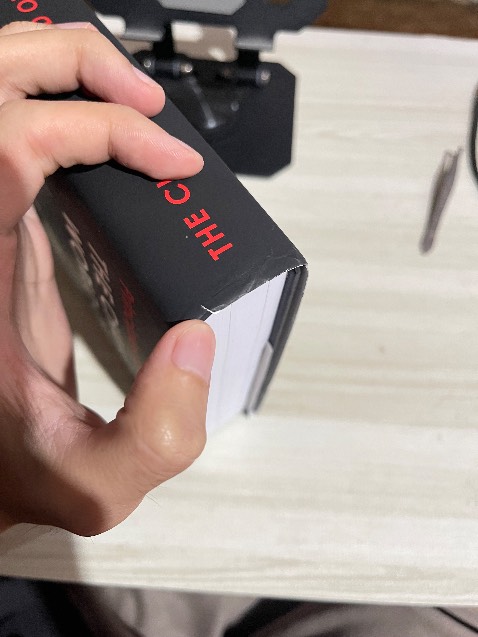 Mình khá hài lòng về đơn hàng :gói 3 lớp , đúng như mình mong muốn chất liệu giấy ( đồ thị có màu , điểm rất quan trọng để mình nghiên cứu) . Nhưng mình thấy có vết rách nhỏ trên đầu sách , có lẽ trong quá trình vận chuyển của shipper, cảm ơn rất nhiều .