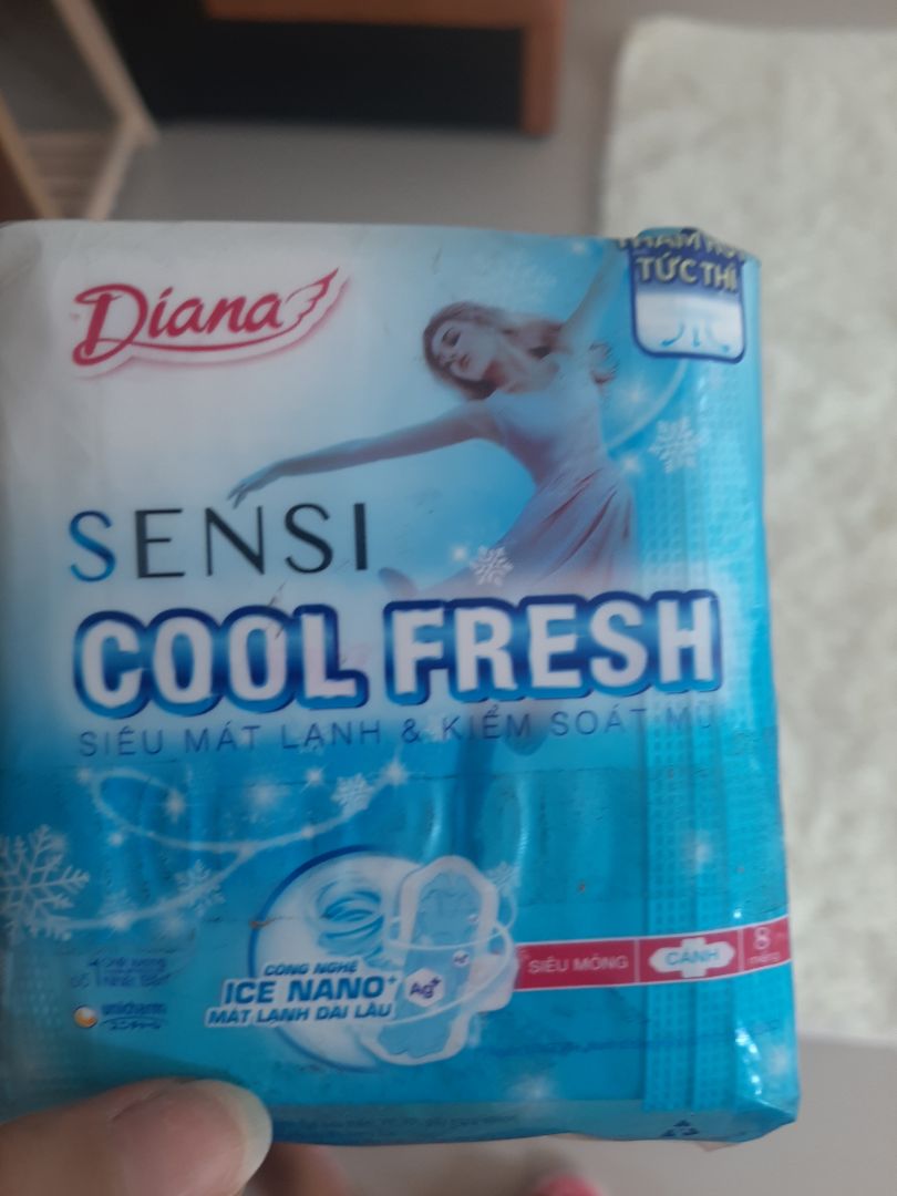 Mở thùng hàng ra nhận thấy bất ngờ vì nhìn bao bì sản phẩm cũ mèm, 6 gói rời rạc không có bao bì đựng bên ngoài. Lần sau mình sẽ không mua nữa.