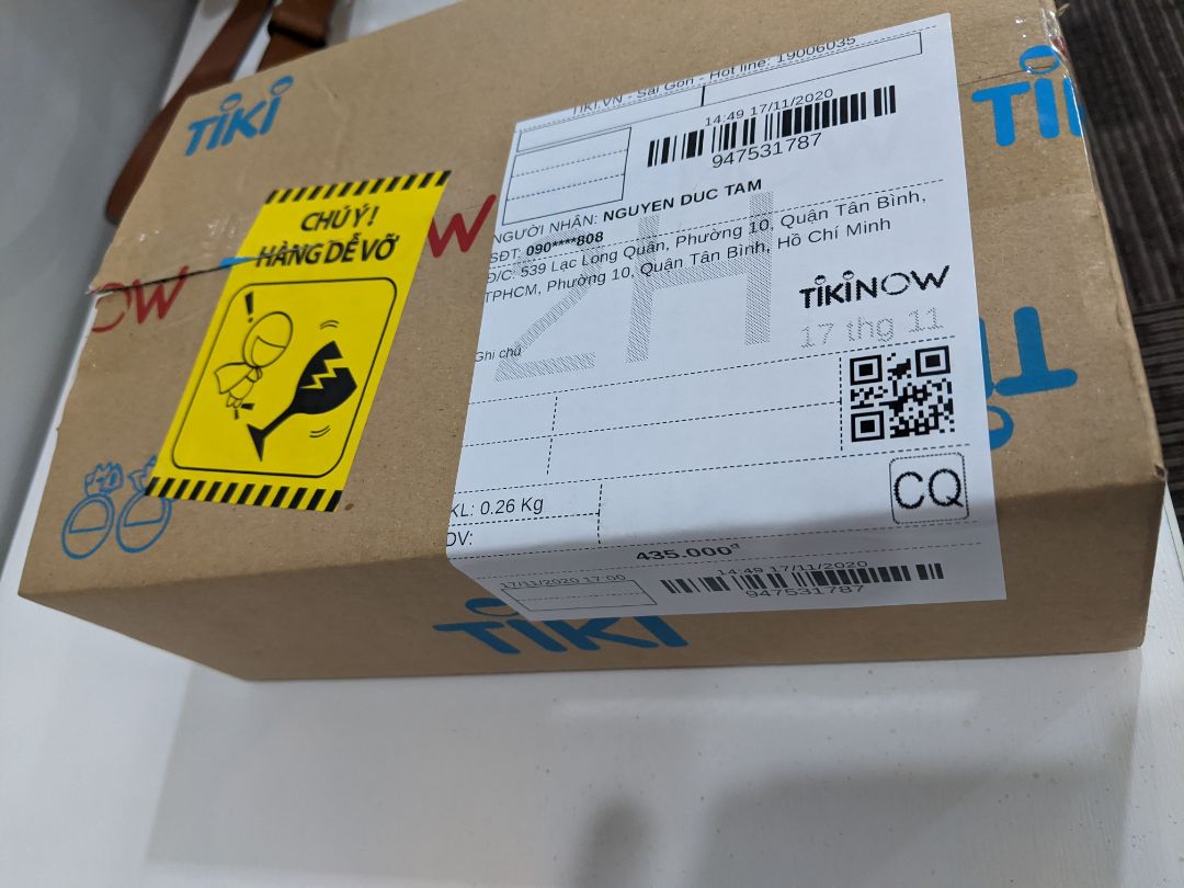 Đóng gói sản phẩm chắc chắn, đúng như quảng cáo
Phiếu bảo hành không ghi thông tin (để trống) nên không biết khi bảo hành có vấn đề gì không