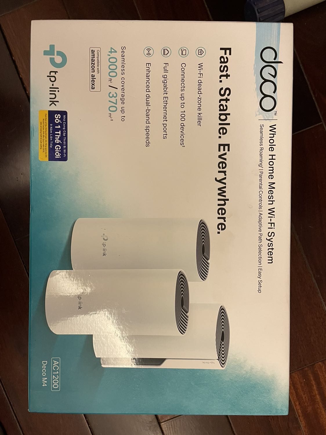 5 sao cho Tiki & 4 sao cho sản phẩm.

Giao hàng đúng hẹn, thùng hộp còn nguyên vẹn. Sản phẩm ổn định, thiết kế đẹp.

Sản phẩm này thích hợp nhất cho:
- nhà rộng nhưng chỉ có dây mạng ở điểm chính
- ko có router mạnh, chỉ có modem của nhà mạng tặng kèm và muốn thay đổi thiết bị này để phục vụ cho nhiều thiết bị hơn và chạy ổn định hơn.
- quản lý đơn giản, dễ cài đặt

Nếu bạn đang chạy 1 thiết bị router mạnh ở nhà & chỉ cần các wifi AP & không ngại việc quản lý các AP này thì có thể cân nhắc giải pháp khác.