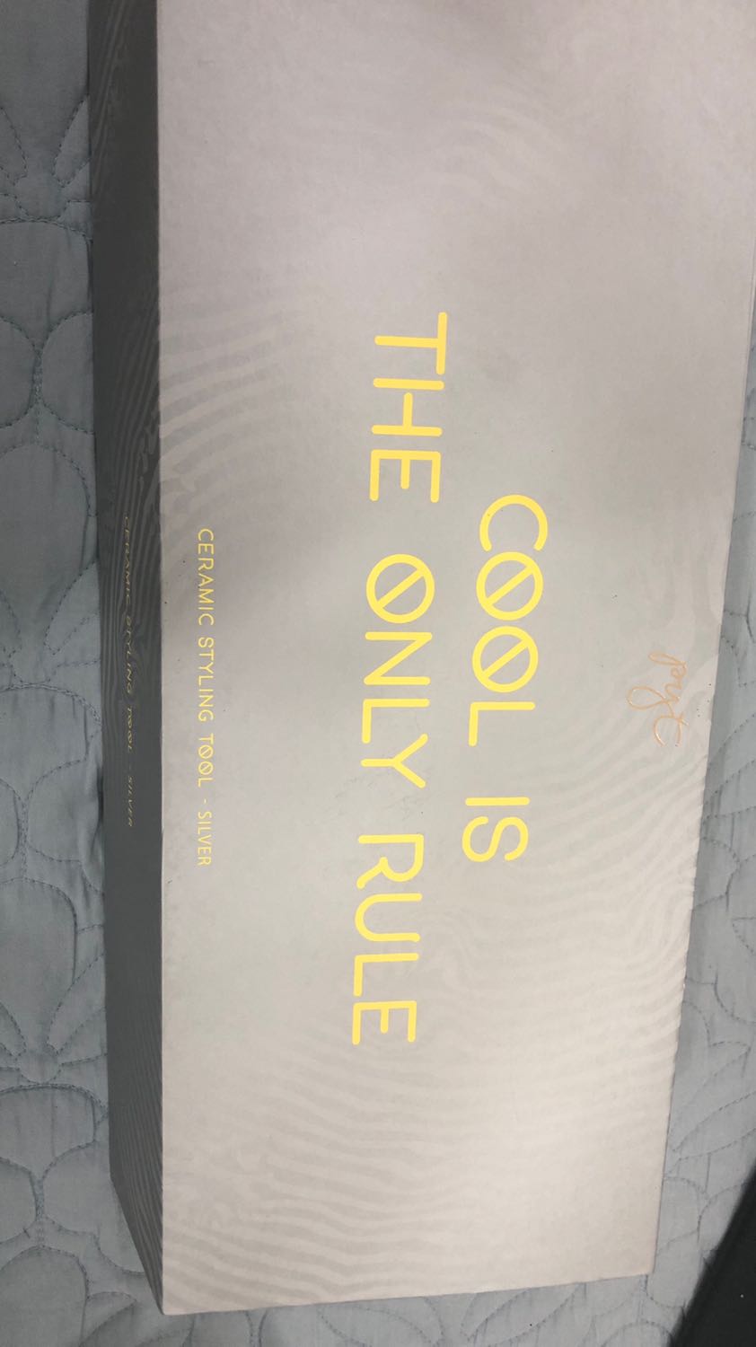 Sản phẩm dùng rất ổn, màu bao bi rất là đẹp. Mua đúng dịp cuối năm nên quà quá trời luôn. Tiki giao hàng nhanh, đóng gói kĩ
Mình đã like *** và inbox mà chưa thấy bên cửa hàng rep lại mình