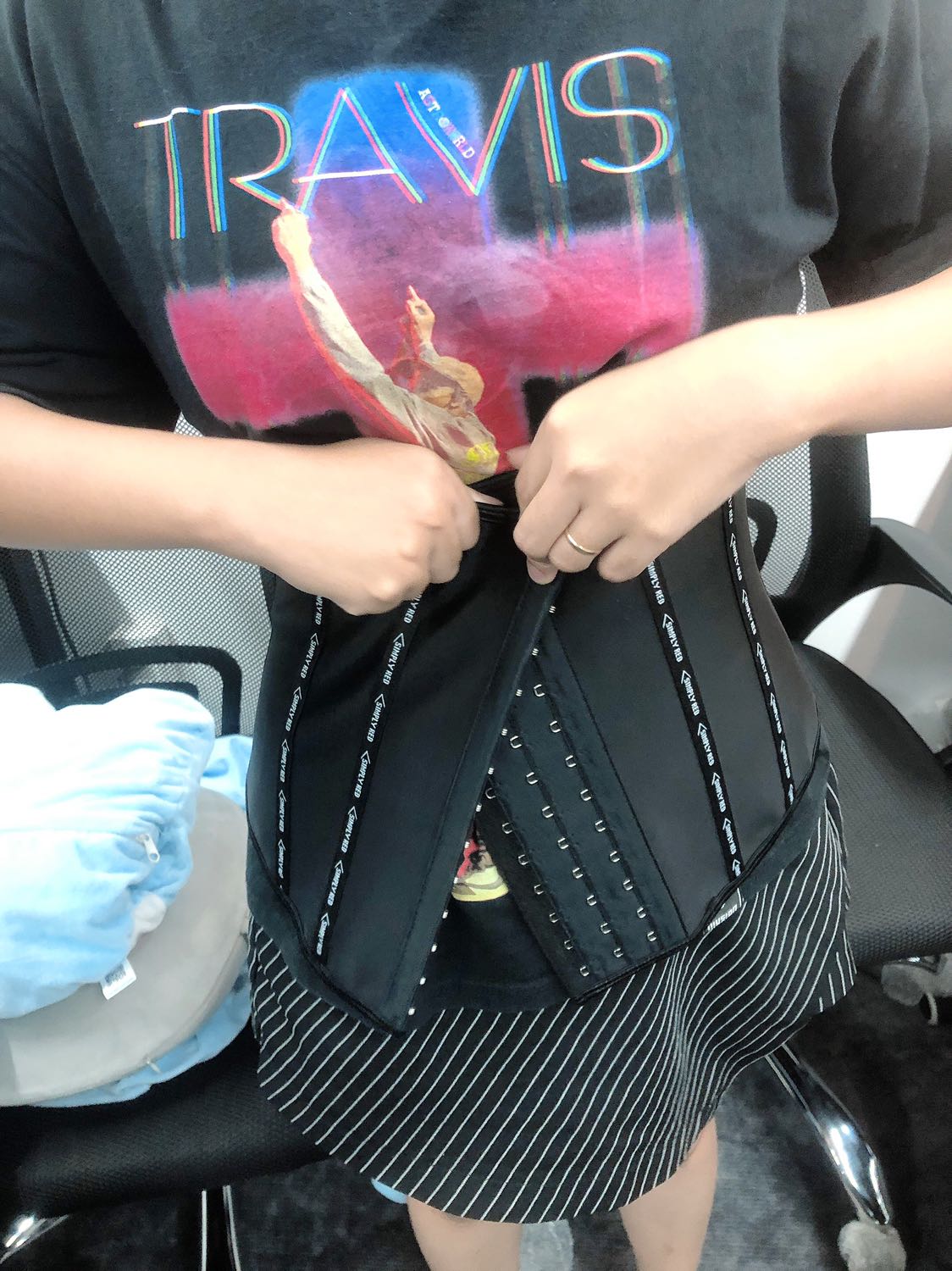 Giao hàng nhanh, sản phẩm tốt, dùng thử 1 thời gian ngắn thấy có ra mồ hôi nhiều. Dùng một thời gian tiếp xem kết quả có tốt như quảng cáo không. Cho 5 sao.