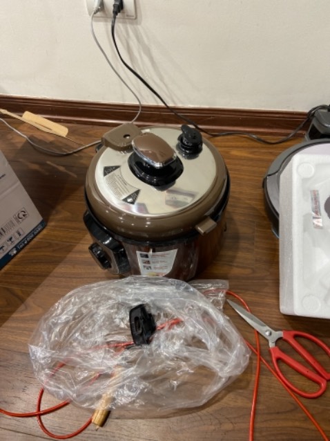 Hàng khi mở ra đã thấy quai bị vỡ vụn