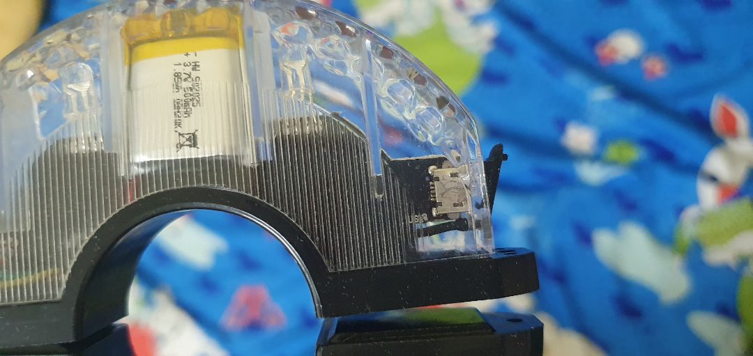 Quá tệ, cắm sạc vào thì 1 cái chân sạc tự gãy. Cái còn lại cũng không sử dụng được như quảng cáo.