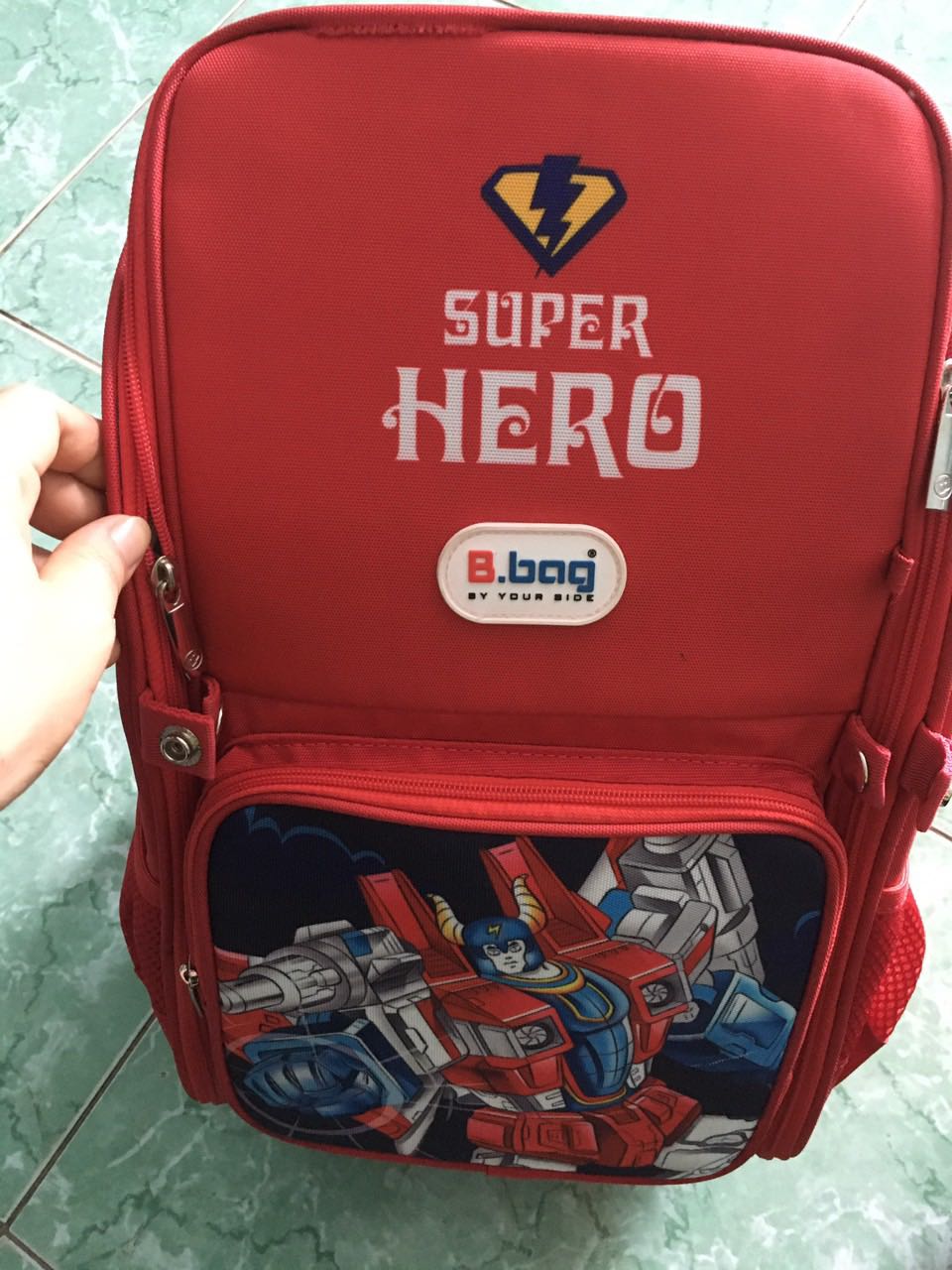 Balo tưởng to ai gì cũng nhỏ nhưng bỏ vừa sách vở. Balo đẹp, dày dặn, tốt. Ở tỉnh mà ship hàng nhanh ghê.