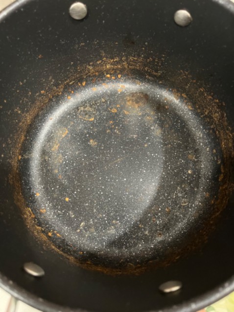 Sản phẩm quá tệ so với giá tiền, chỉ nấu 1 2 hôm là rỉ sét, ngâm nước không được, nói chung là không nên mua