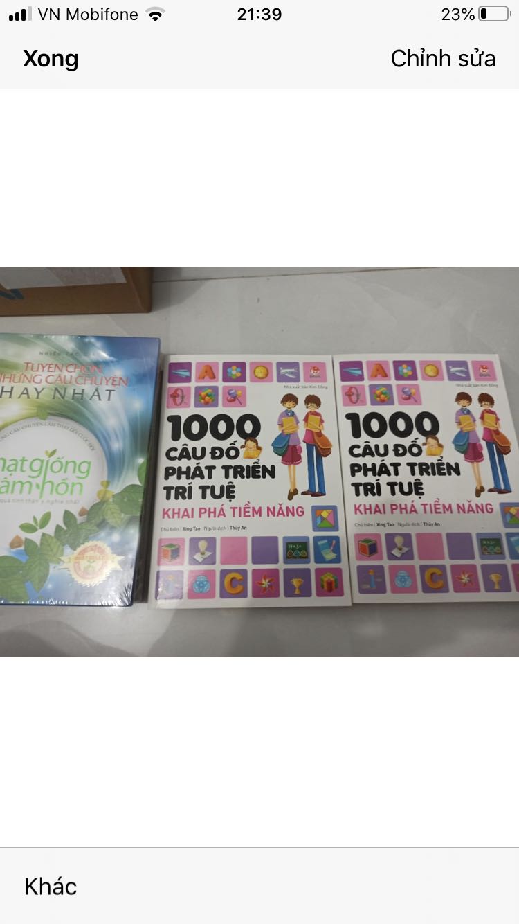 đặt hai cuốn khác nhau mà lại giao hai cuốn giống, buồn ghê, lần đầu bị tiki giao sai