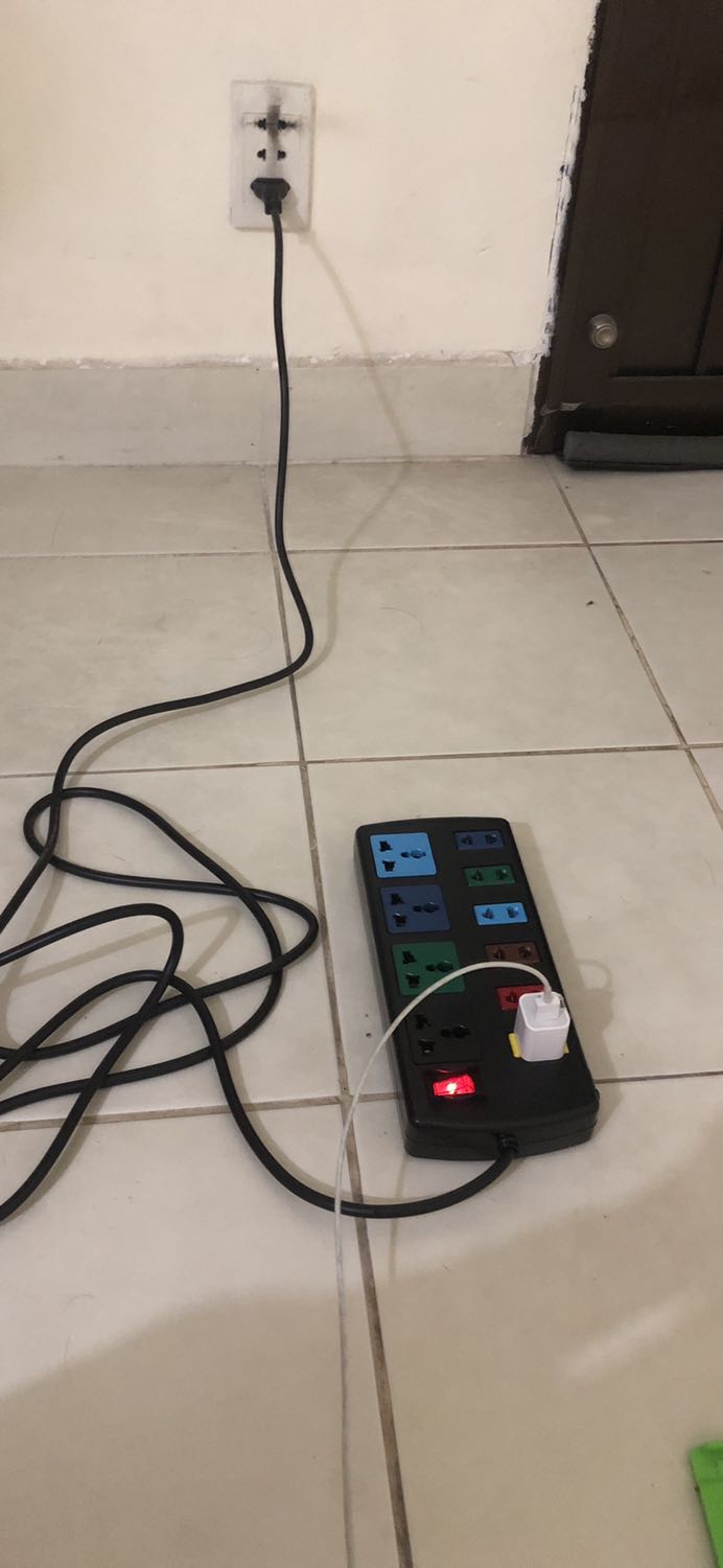 Dây dài, dễ di chuyển nhiều nơi, điện ổn định. Dễ cắm vào rút ra. Sản phẩm đúng như hình thật.  Mười điểm cho chất lượng