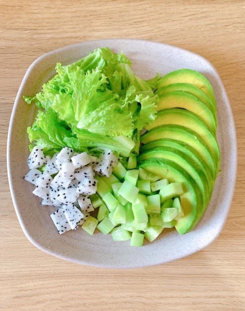 hàng xịn có khác, nhận hàng là tui ưng quá trời luôn. lưỡi dao sắc, cối xay bằng thủy tinh chắc chắn, động cơ nhẹ êm, bảo hành 24tháng. shop tư vấn rất nhiệt tình. tui xay thịt làm chả rồi, nhuyễn lắm mọi người ạ. sẽ ủng hộ shop thêm