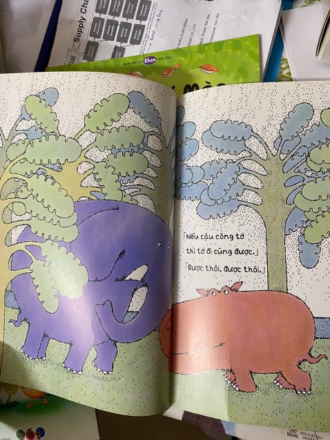 em bé nhà thíchg rất thích voi, sưu tầm nhiều cuốn có hình chú voi rồi và cuốn ehon này rất đặc biệt, cảm ơn shop nhiều