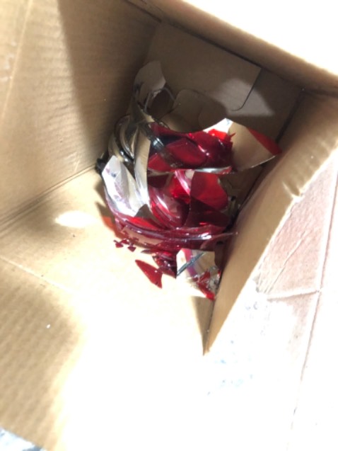 Hàng giao bị vỡ bóng đèn, có thể gửi cho cái khác được không? Hàng giao bị vỡ bóng đèn, có thể gửi cho cái khác được không?