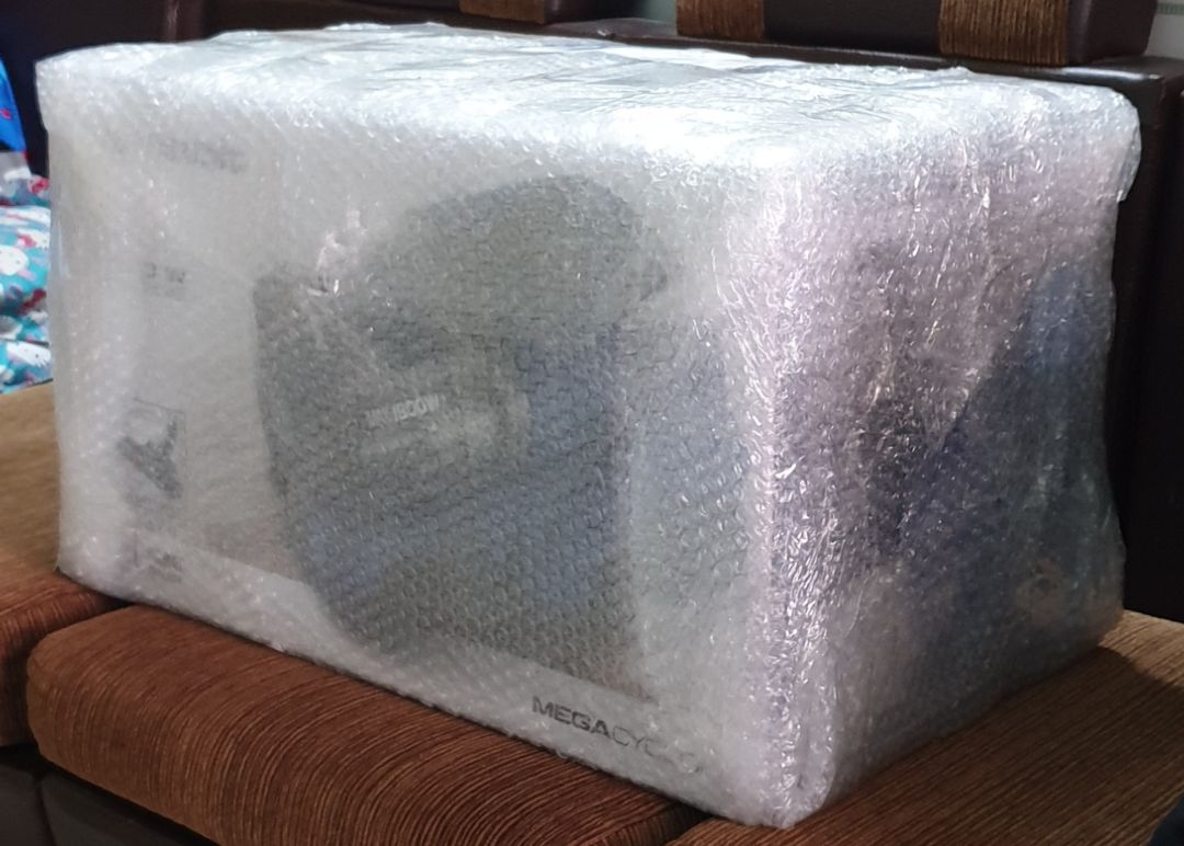 Máy hơi ồn, nói chung cũng dc, thật ra thì tính mua máy electrolux mà con mẹ điện máy chợ lớn kêu mua loại này xịn hơn nên mới mua Máy hơi ồn, nói chung cũng dc, thật ra thì tính mua máy electrolux mà con mẹ điện máy chợ lớn kêu mua loại này xịn hơn nên mới mua