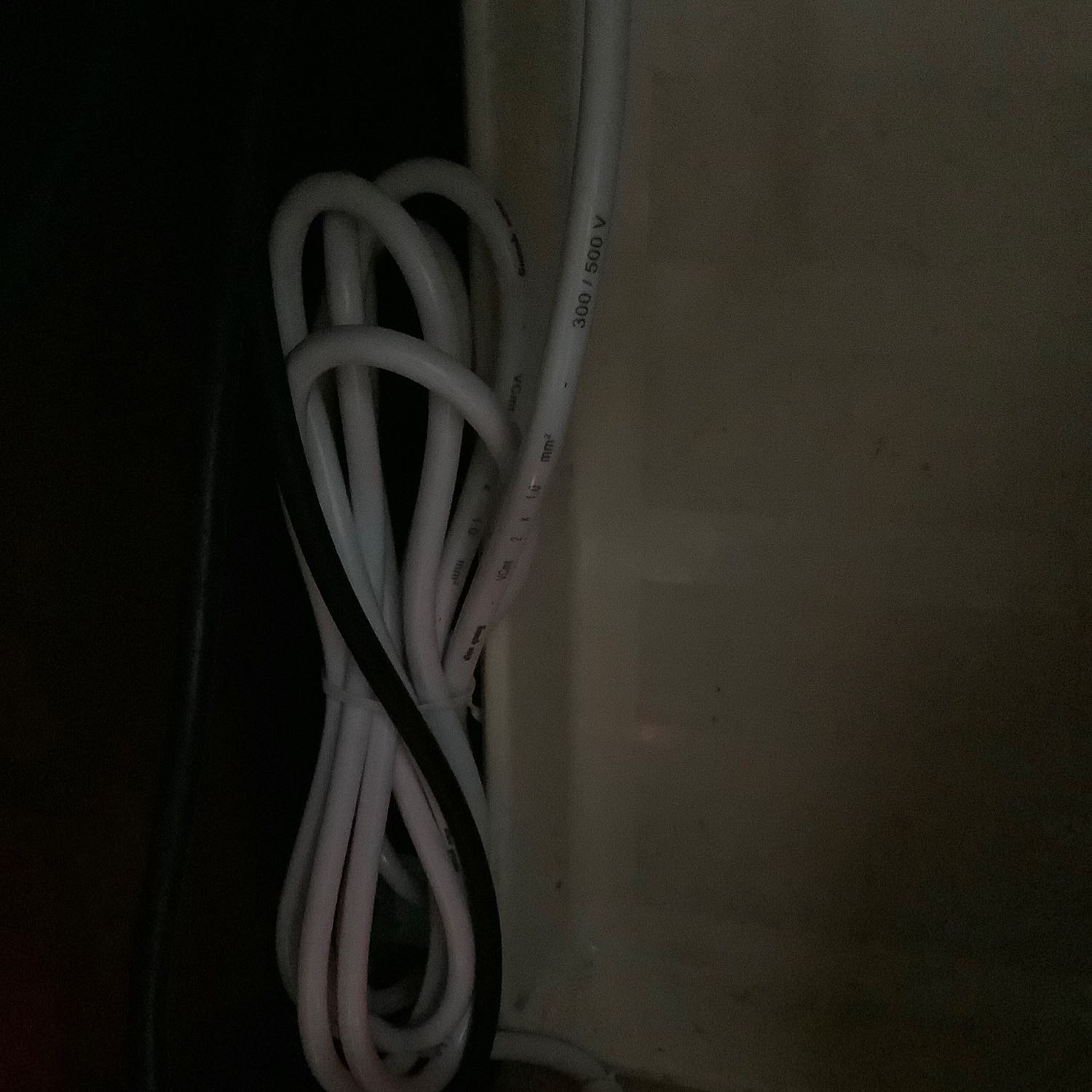 Sản phẩm chính hãng Điện Quang, xài full 5 lỗ dây 5m bao dài