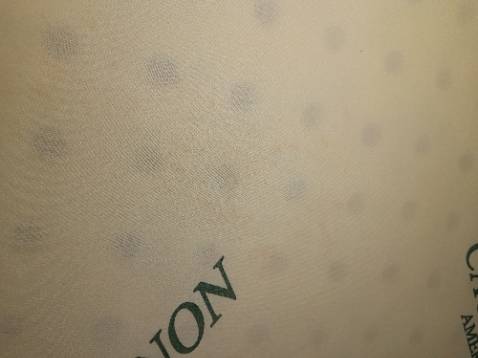 Dám giao hàng cũ cho khách, bên trong bẩn, tóc tai lung tung. Hàng không giống mẫu, bên trong là sốp chứ không phải cao su non. Yêu cần tiki xử lý nghiêm trường hợp này.