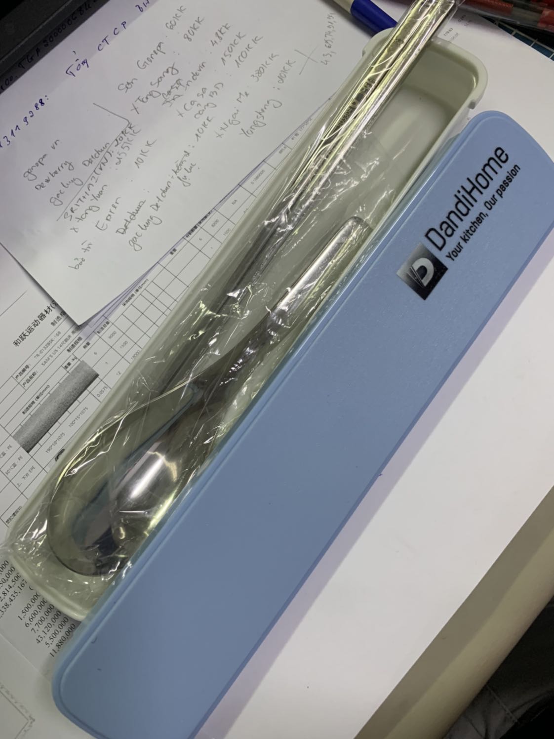 Mới nhận đc hàng tức thì, đẹp. Qua thời gian sẽ thế nào thì chưa biết. Nhưng mới nhận mở ra xem thấy chất lượng, cầm nặng tay.