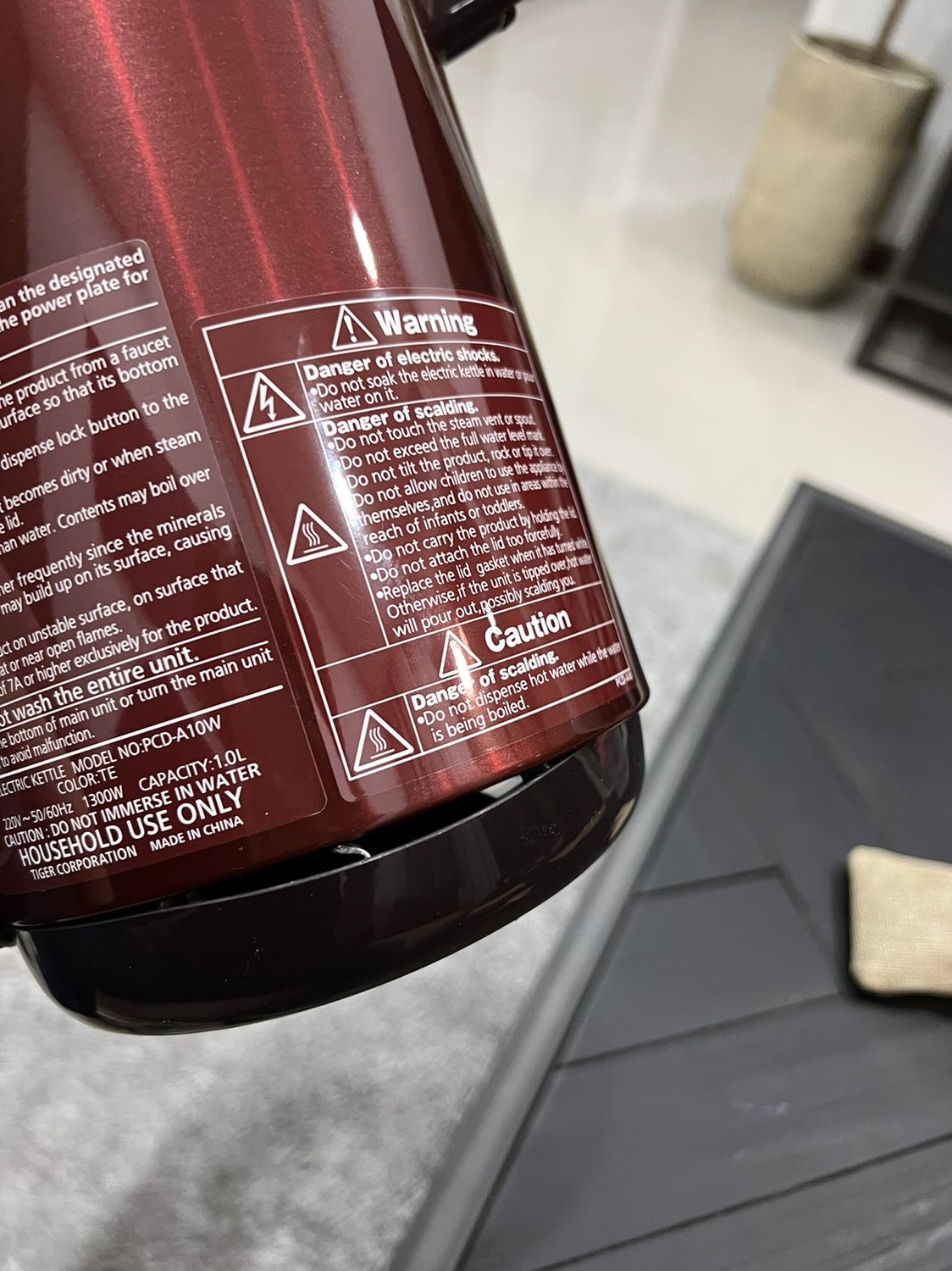 Giao hàng móp méo, yêu cầu đổi hàng