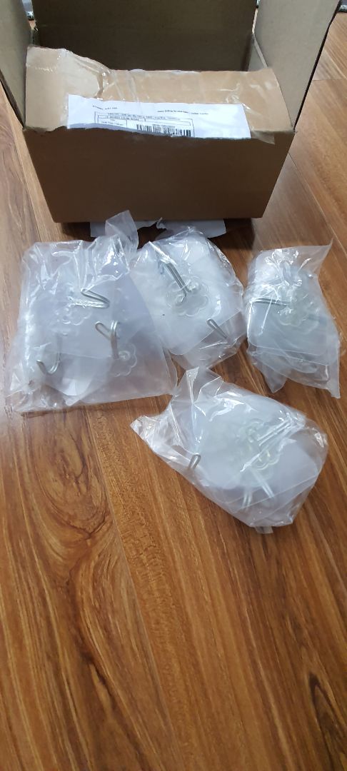 mua 1 loại giao hàng 1 loại. ko biết nói gì thêm. tiki và shop tự biết phải làm gì.