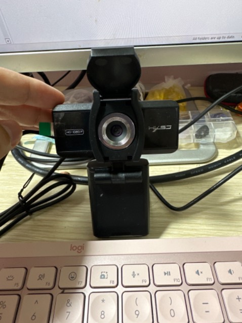 Tôi rất hài lòng về sản phẩm. Tiki đóng gói rất cẩn thận. Camera chất lượng tuyệt vời và Mic cũng khá ổn. Hy vọng sản phẩm bền bỉ.