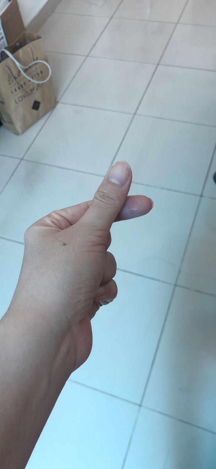 Dây tập rất căng nha mọi người, ngày đầu tập mình còn bị bầm tím luôn ấy. Nhưng ko bị trượt như những loại khác. Nói chung là OK. Dây tập rất căng nha mọi người, ngày đầu tập mình còn bị bầm tím luôn ấy. Nhưng ko bị trượt như những loại khác. Nói chung là OK.