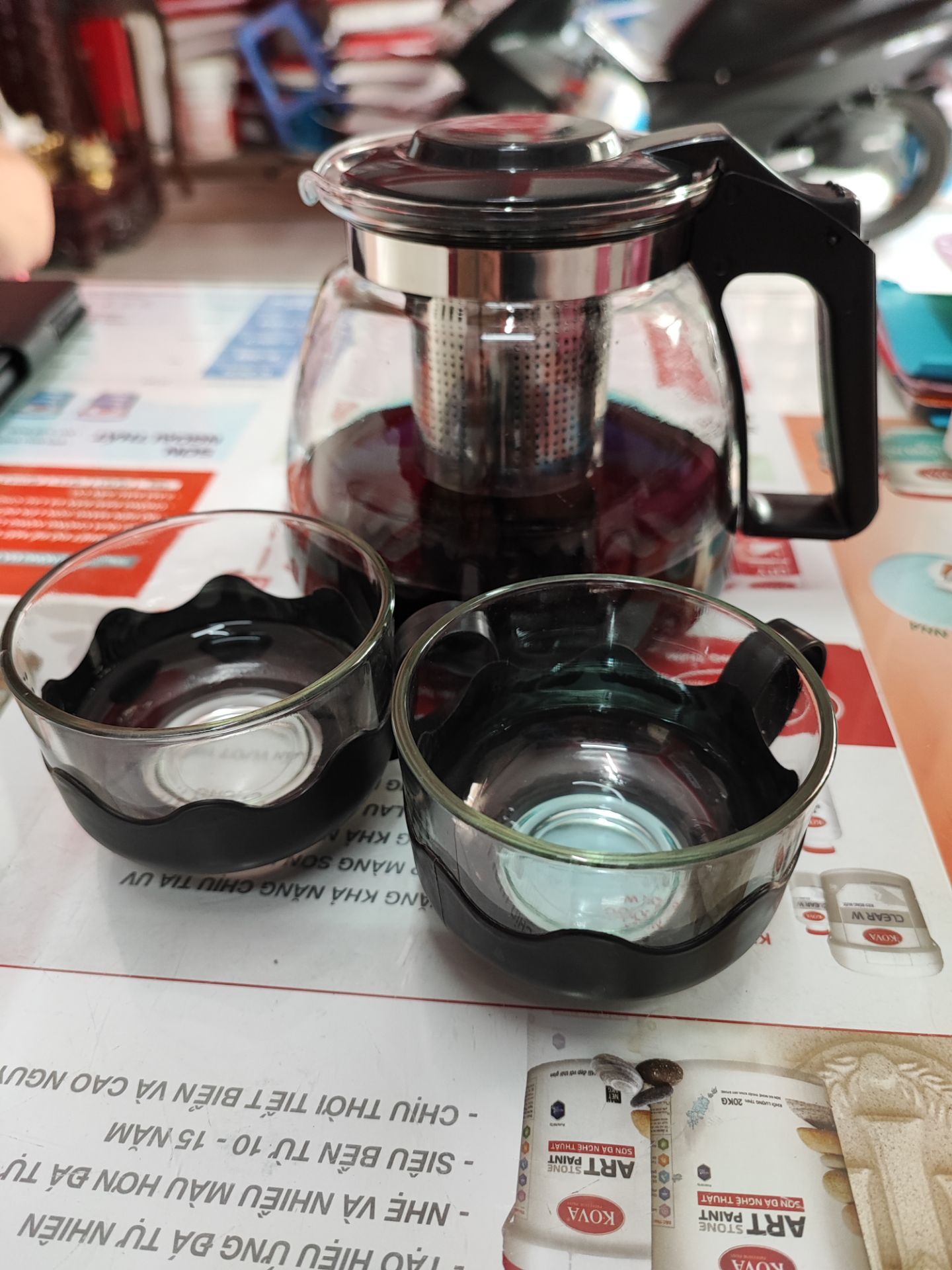 Sản phẩm giống với quảng cáo, chất lượng tương xứng với giá tiền, nhưng phần ly và đế không dính chắc với nhau nên dễ rơi vỡ