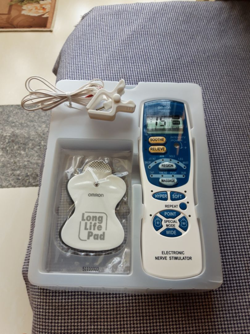 máy mới chính hãng, hoạt động tốt, đã đăng ký bảo hành online. Tuy nhiên khi giao hàng chỉ có bọc lớp nylon đen bên ngoài, ko có hộp *** tông bảo vệ, trông quá xấu.