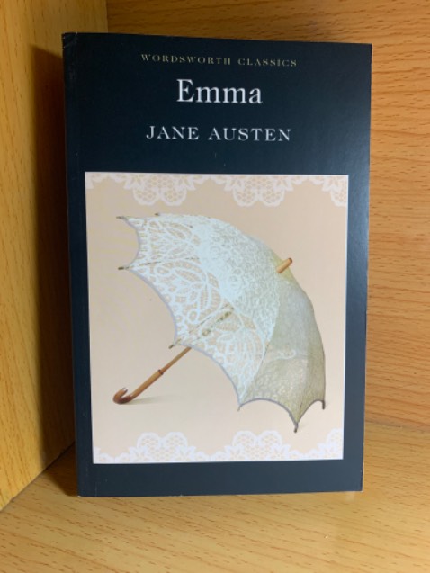 Bìa đẹp, tuy phải đợi giao hàng lâu nhưng cũng xứng đáng. Chất lượng sách phù hợp với tầm giá