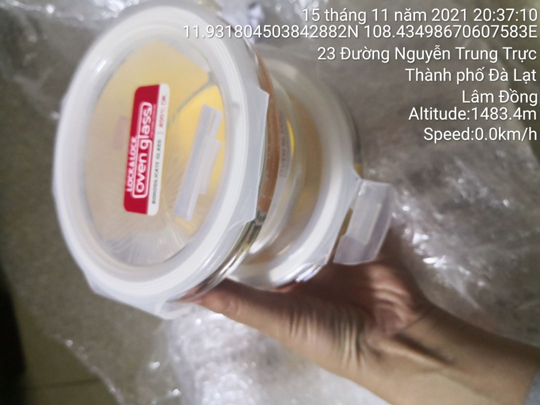 shop bán hàng không chất, mình nhận 3 thố thì 2 cái bị gãy chốt gài nắp.