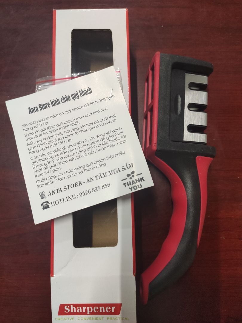 sản phẩm rất đúng ý mình,chắc chắn,dễ sử dụng,mài dao vô cùng tiện lợi,mình lướt lướt vài đường dao đã sắc bén hơn.giá thành cũng thấp mà lại được sản phẩm chất lượng,shop còn dễ thương tặng cho một món quà nhỏ xinh.
