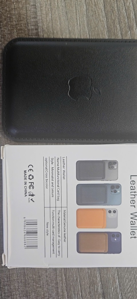 Quảng cáo trên ảnh thì là made in Korea  nhưng gửi hàng lại made in china. Ảnh thì mặt sau không có hình quả táo gửi hàng lại hình quả táo đằng sau chất lượng không giống quảng cáo