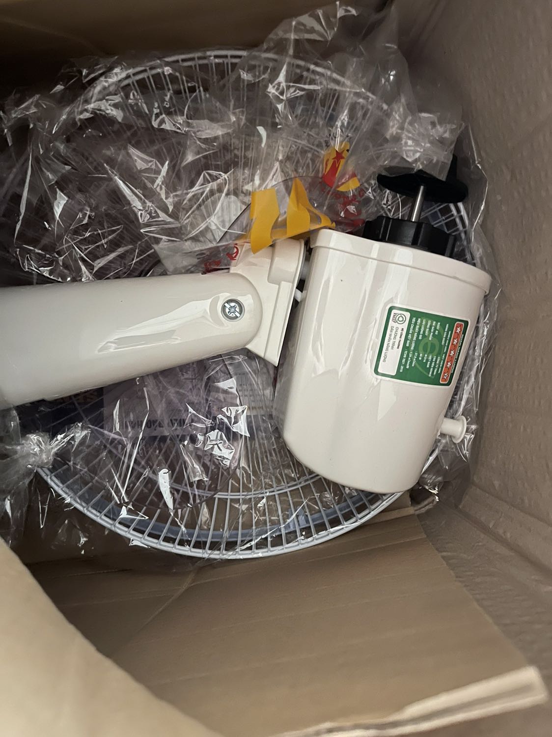 Thung hang cua san pham dau khong co giao thung tam bay ve san pham moi xu dung nen chua biet chat luong va phieu bao hanh can nguoi ban ghi thong tin va ky xac nhan nhung de trong khong ghi Thung hang cua san pham dau khong co giao thung tam bay ve san pham moi xu dung nen chua biet chat luong va phieu bao hanh can nguoi ban ghi thong tin va ky xac nhan nhung de trong khong ghi