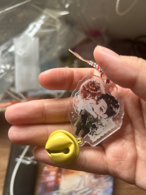 Xinh, nhưng mà sốp hình như hàng em bị lỗi, cái chuông của em bị móp ạ