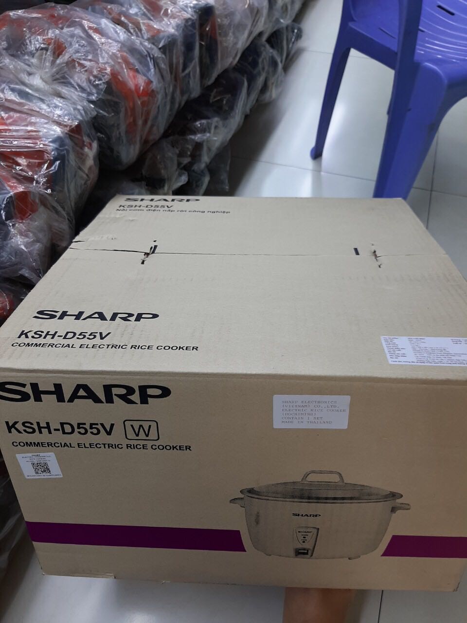 Giao hàng rất nhanh mua buổi trưa buổi chiều đã giao hàng nồi chính hãng tuyệt vời.