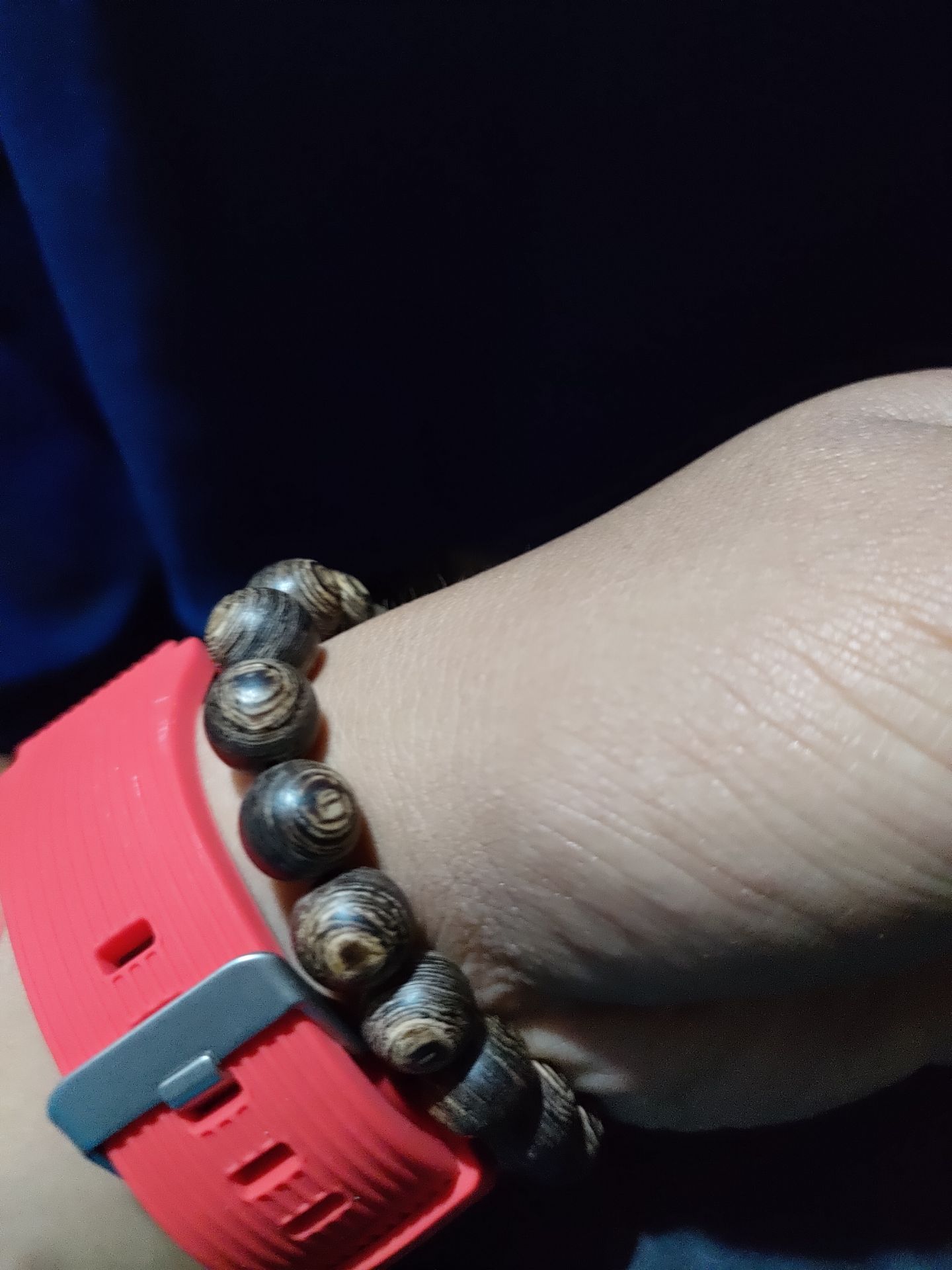 sản phẩm đẹp, nhưng mùi có vẻ ko thơm, ko rõ hàng thật ko nữa