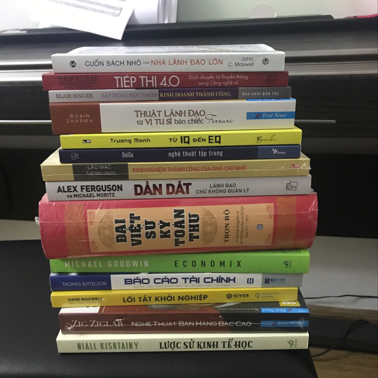 Giao hàng nhanh dù mưa gió
Sách đẹp không tì vết
Nội dung mình review sau khi đọc xong nha