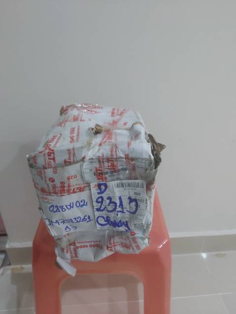 Thất vọng với gói hàng được đóng và giao như thế này
Gói Hàng bị ướt, rách, móp méo. Đóng gói cẩu thả và tạm bợ như này