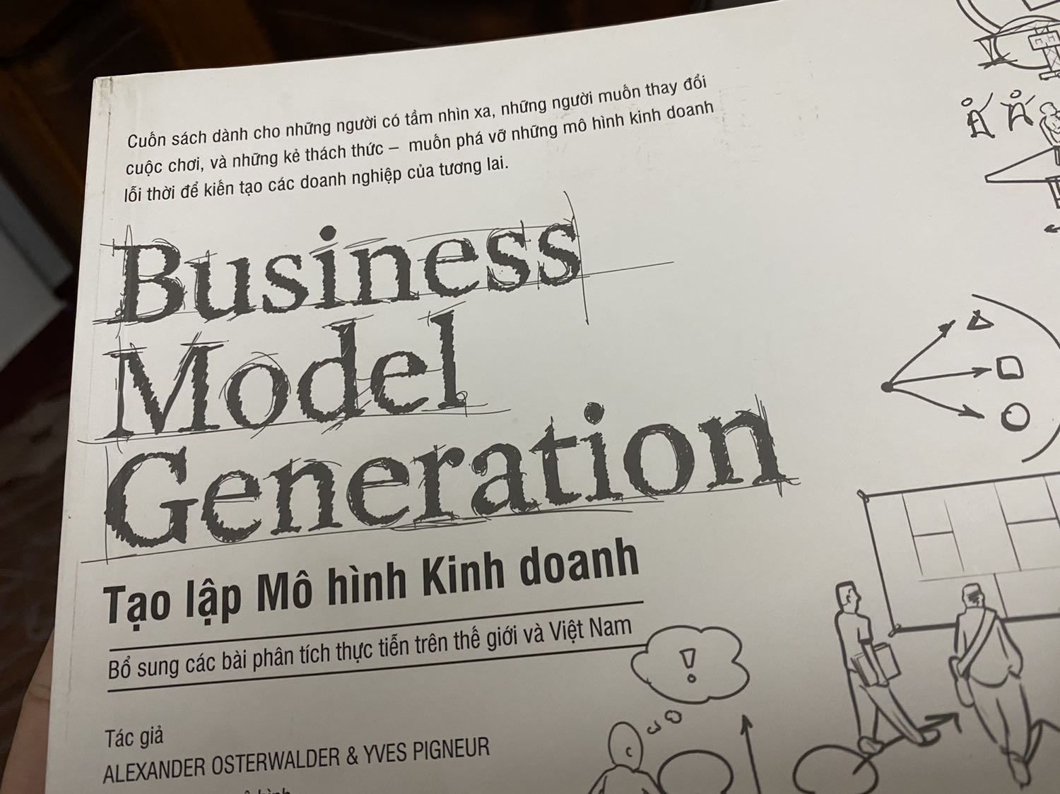 Sách hay lắm, tuy đắt nhưng nó cung cấp cho ta kiến thức cơ bản về những vấn đề cần thiết khi bước ra kinh doanh, và đánh giá khái quát của việc tạo lập một mô hình kinh doanh như thế nào. Để địng hướng phát triển của doanh nghiệp mình sau này, có cả việc phân tích các mô hình kinh doanh của những công ty vừa và lớn khác chứ ko phải chỉ chăm chăm vào những ông lớn Nghìn tỉ đô Apple, Microsoft hay Google hoặc Amazon, Facbook,... còn rất nhiều doanh nghiệp lớn khác thành công mà ta đáng để học tập.