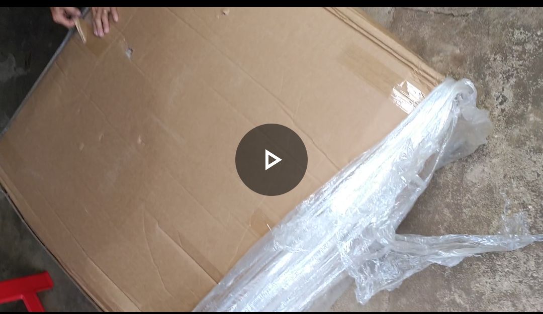 Ban đầu chưa thấy đánh giá nào nên cũng phân vân khi mua. Nhận được hàng thấy rất đáng tiền. Xe khá to so với tưởng tượng, đẩy êm, chắc chắn, chỗ ngồi rộng rãi không bị gò bó. Có ốc vặn để chỉnh lưng ghế với chỉnh chỗ gác chân, cụ ông 90t ngồi khá ok. Shop tư vấn nhiệt tình, giao hàng nhanh. Điểm trừ duy nhất là không có giấy hướng dẫn sử dụng, vì lần đầu mua nên phải mò một hồi lâu mới ra. Nhưng không sao, 10 điểm cho sản phẩm tốt!