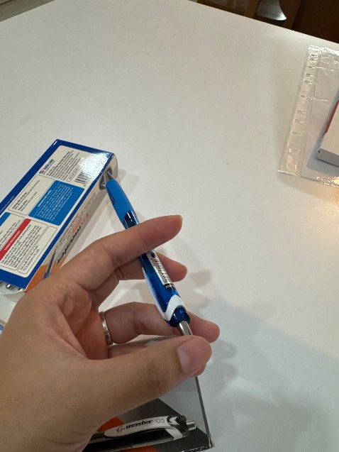 Bút viết êm, giá rẻ, hàng ship nhanh