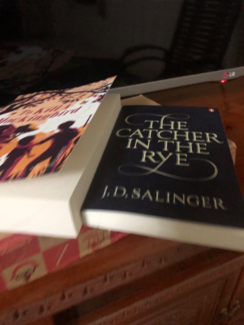 chất lượng giấy ểu, chữ in nhỏ, bìa mềm cũng có vẻ ểu. Sách tiếng anh để giá rẻ thì chịu vậy thui. Nhưng đọc được không thì là được nhé chất lượng giấy ểu, chữ in nhỏ, bìa mềm cũng có vẻ ểu. Sách tiếng anh để giá rẻ thì chịu vậy thui. Nhưng đọc được không thì là được nhé