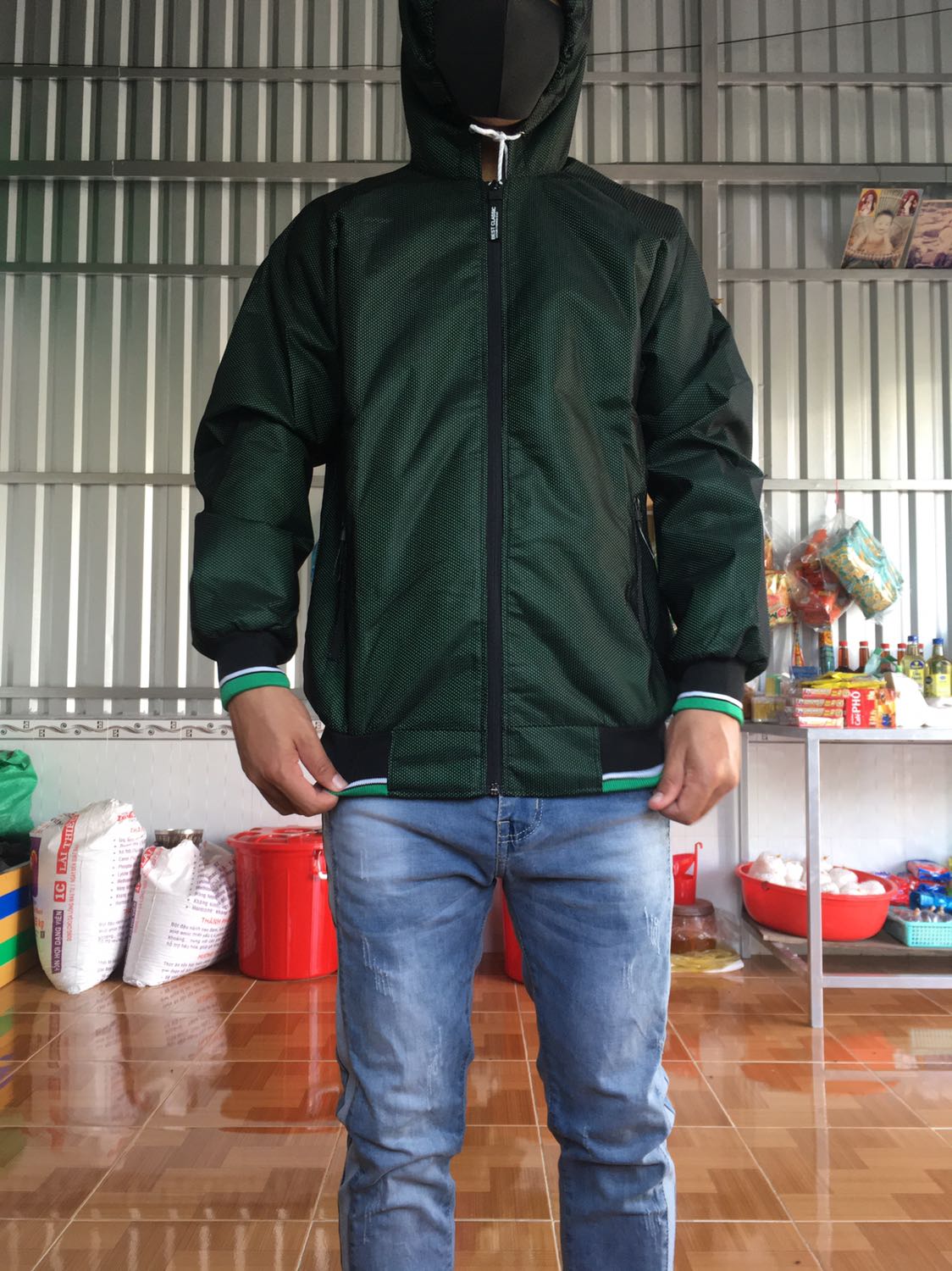 Áo đẹp, nhưng dây ở nón không như trong hình nhá,