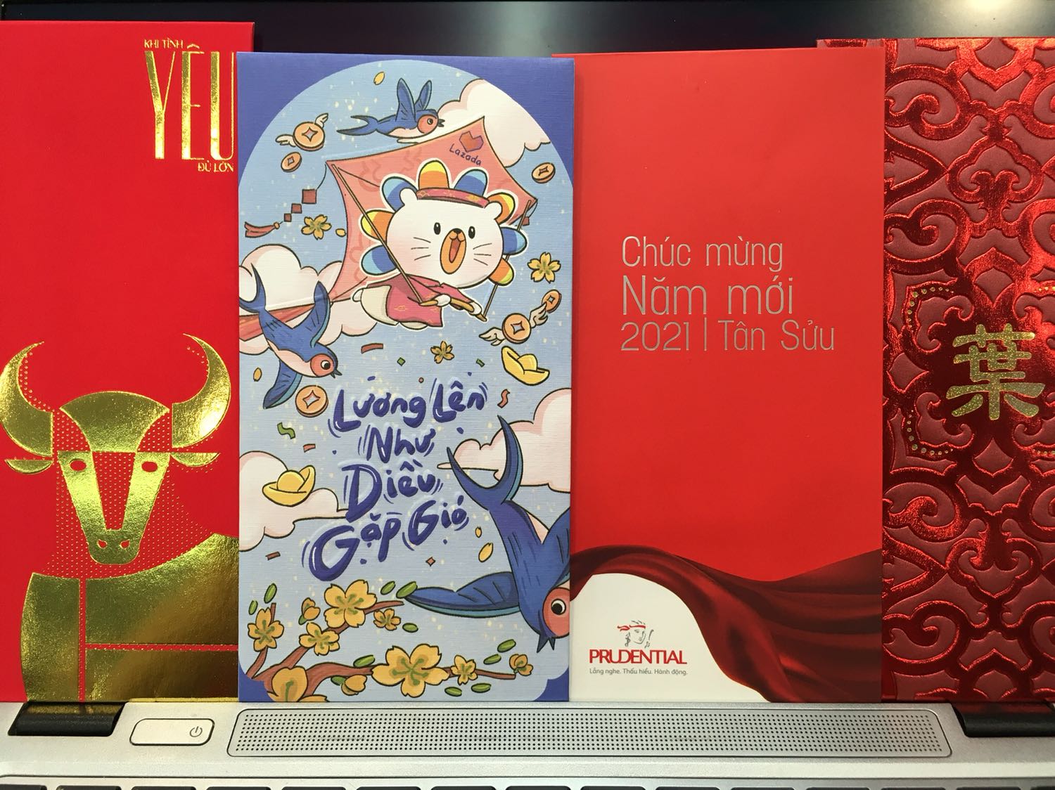 Sách khá chi tiết về nội dung nhưng cách trình bày có phần đơn điệu và hình ảnh không thật sự bắt mắt.
Xin lỗi vì lười chụp ảnh thực tế.