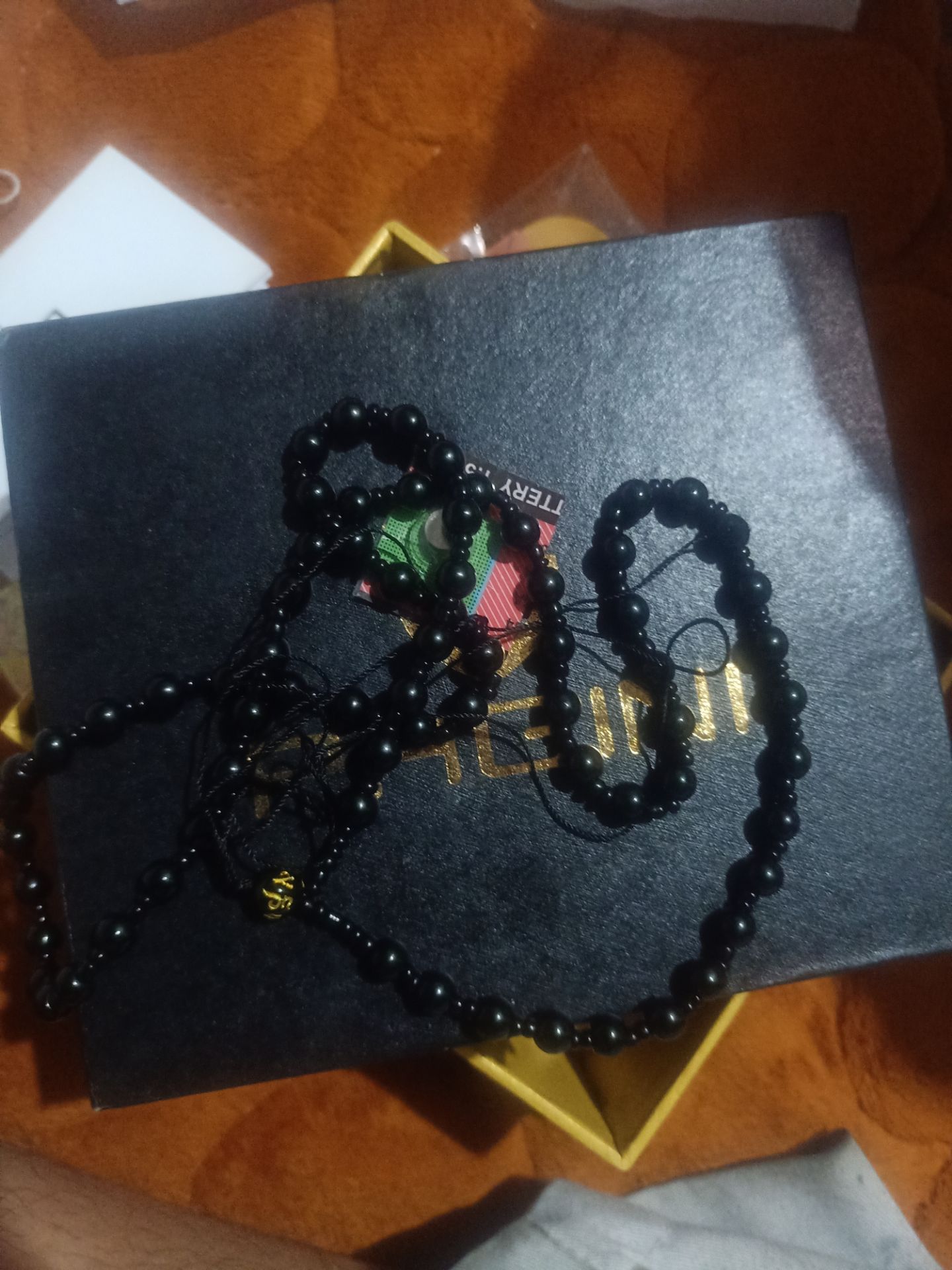 xấu nếu k muốn nói là quá xấu. đã tặng thì tặng thứ đàng hoàng chút chứ. tặng như này ai dùng